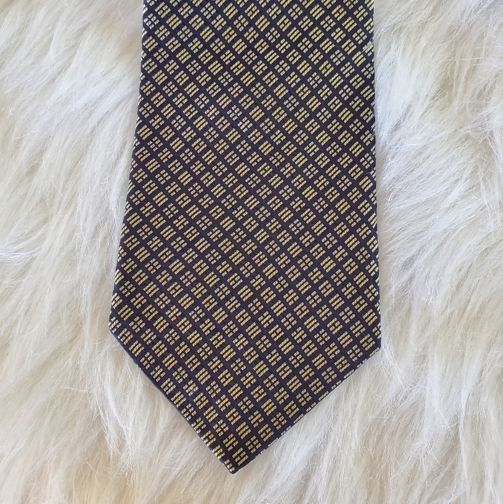 100% Silk - Hi Seul - Traditional Size Neck Tie